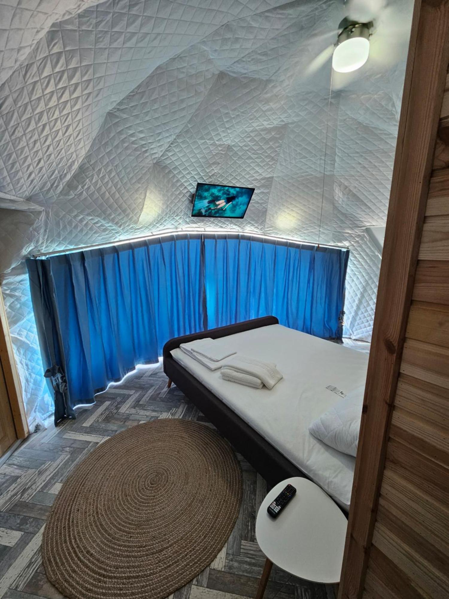 Mar A Lago Glamping23 Douăzeci şi Trei August المظهر الخارجي الصورة