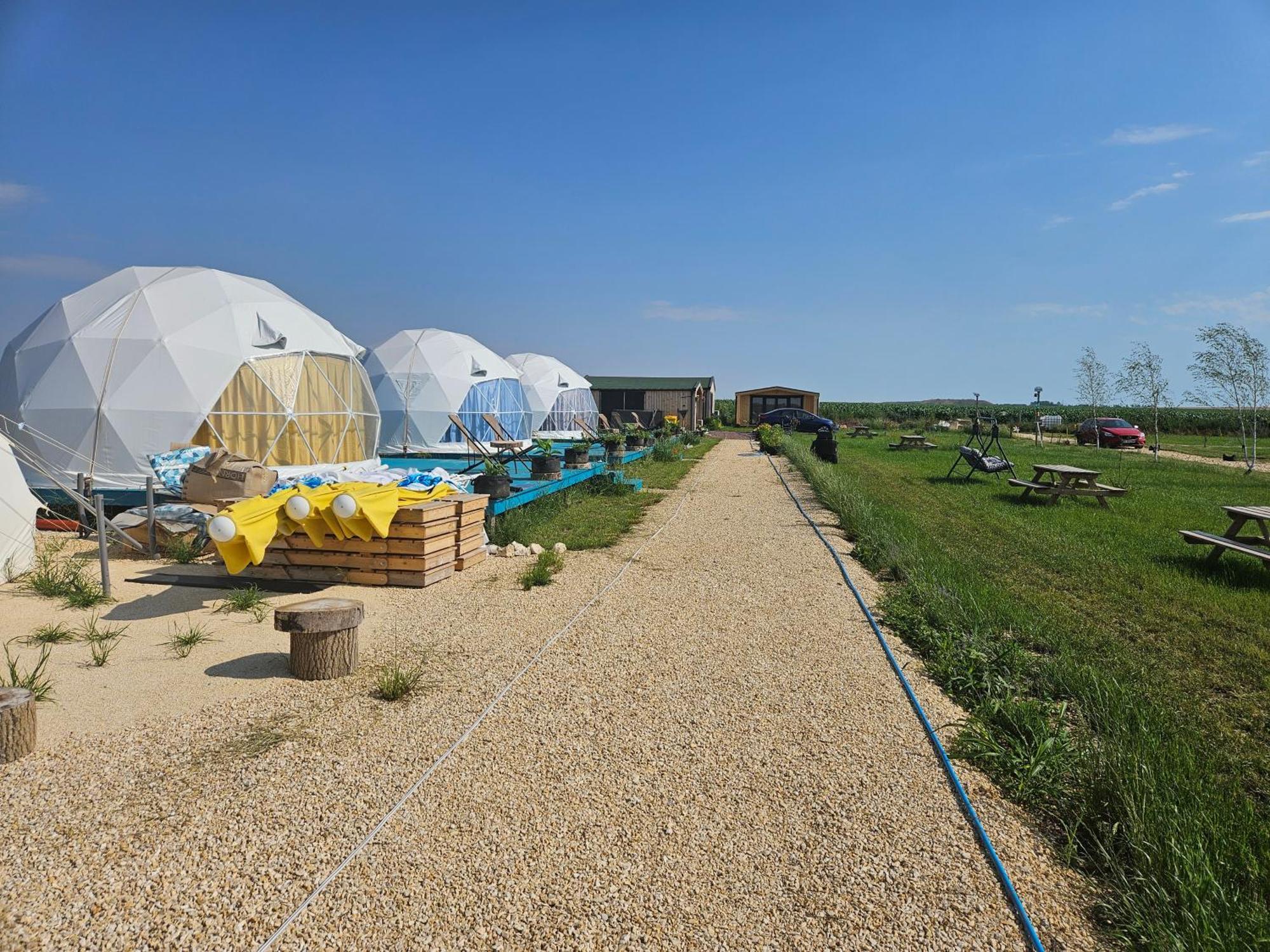 Mar A Lago Glamping23 Douăzeci şi Trei August المظهر الخارجي الصورة